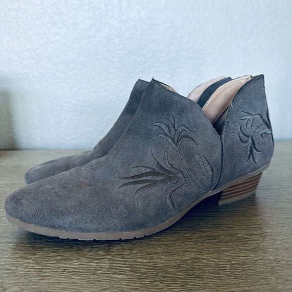 Kenneth Cole Reaction Gray Suede Leather Floral Embroidered Ankle Boots 9.5 - Picture 1 of 6